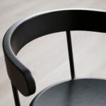 صندلی مشکی ایکیا YNGVAR / فلزی و چوبی