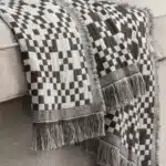 خرید پتو/ شال مبل ایکیا مدل GINSTSACKMAL سیاه/ سفید ۱۷۰*۱۳۰ سانتی‌متر