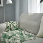 انواع پتو/شال مبل ایکیا مدل BISKOPSMOSSA، سبز/سفید استخوانی