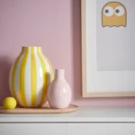 گلدان رنگی ایکیا مدل BLODBJORK، راه‌راه سفید/زرد