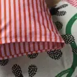 کاور طرح دار کوسن ایکیا مدل MAVINN گلدار مشکی و سفید