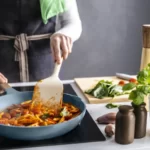 ماهی تابه نچسب ایکیا مدل KLIPPFISK پوشش نچسب / دسته چوبی/ خاکستری-آبی تیره