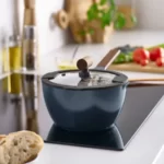 قیمت قابلمه سس ایکیا مدل KLIPPFISK مشکی–آبی، روکش نچسب/ گنجایش ۲.۳ لیتر