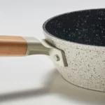 انواع ماهیتابه ایکیا مدل PUCKELLAX با پوشش نچسب و ۲۰ سانتی‌متری